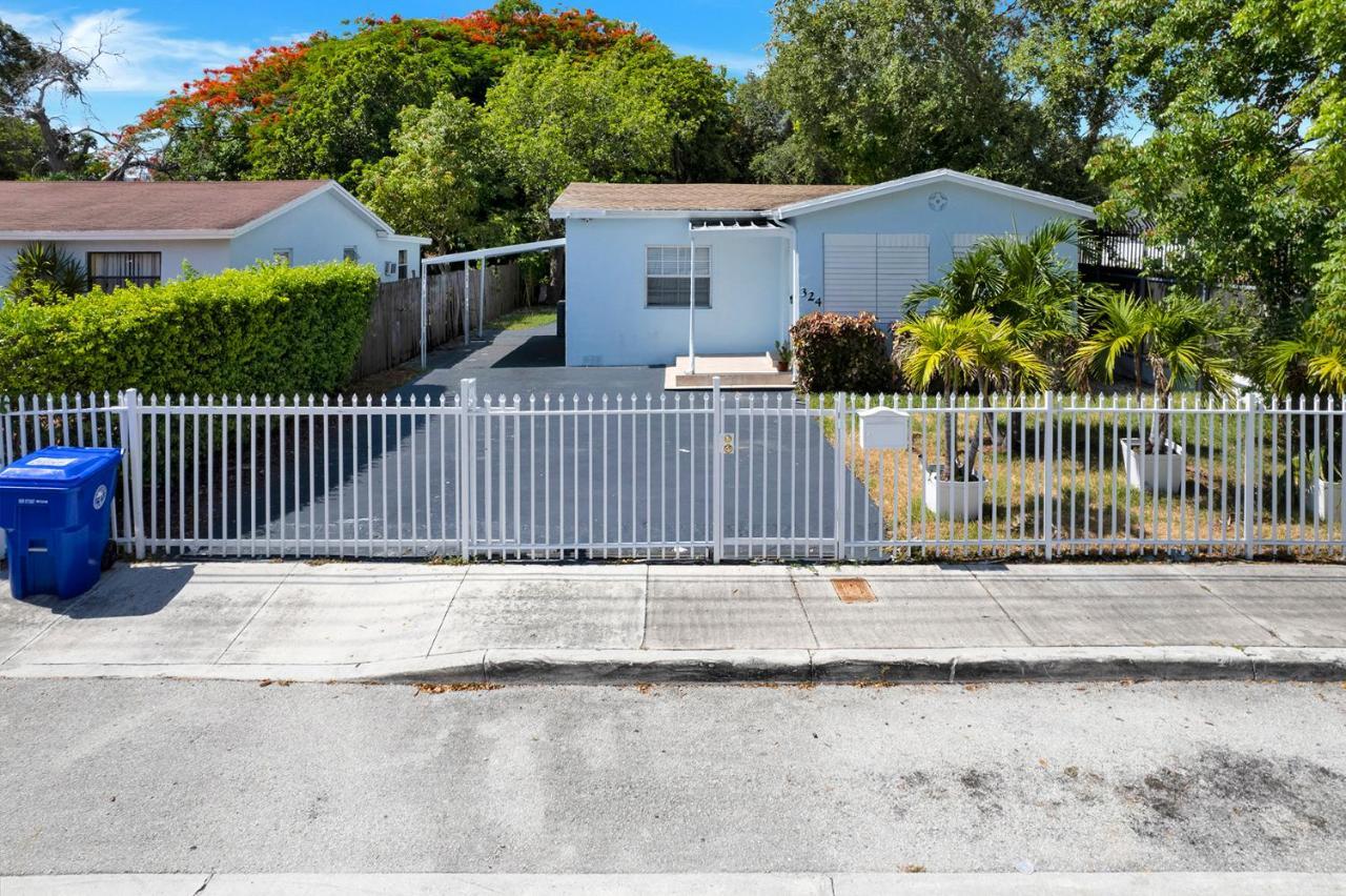 マイアミ Very Modern Buena Vista Gem Near Wynwoodヴィラ エクステリア 写真